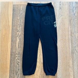 Navy blue free city sweatpants